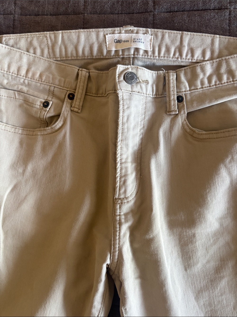 GAP Slim Fit Jeans in Khaki